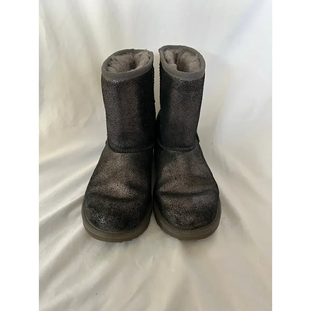 UGG very cute